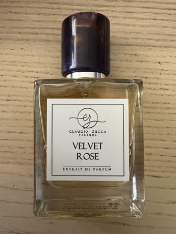 velvet-rose-claudio-zucca-big-0
